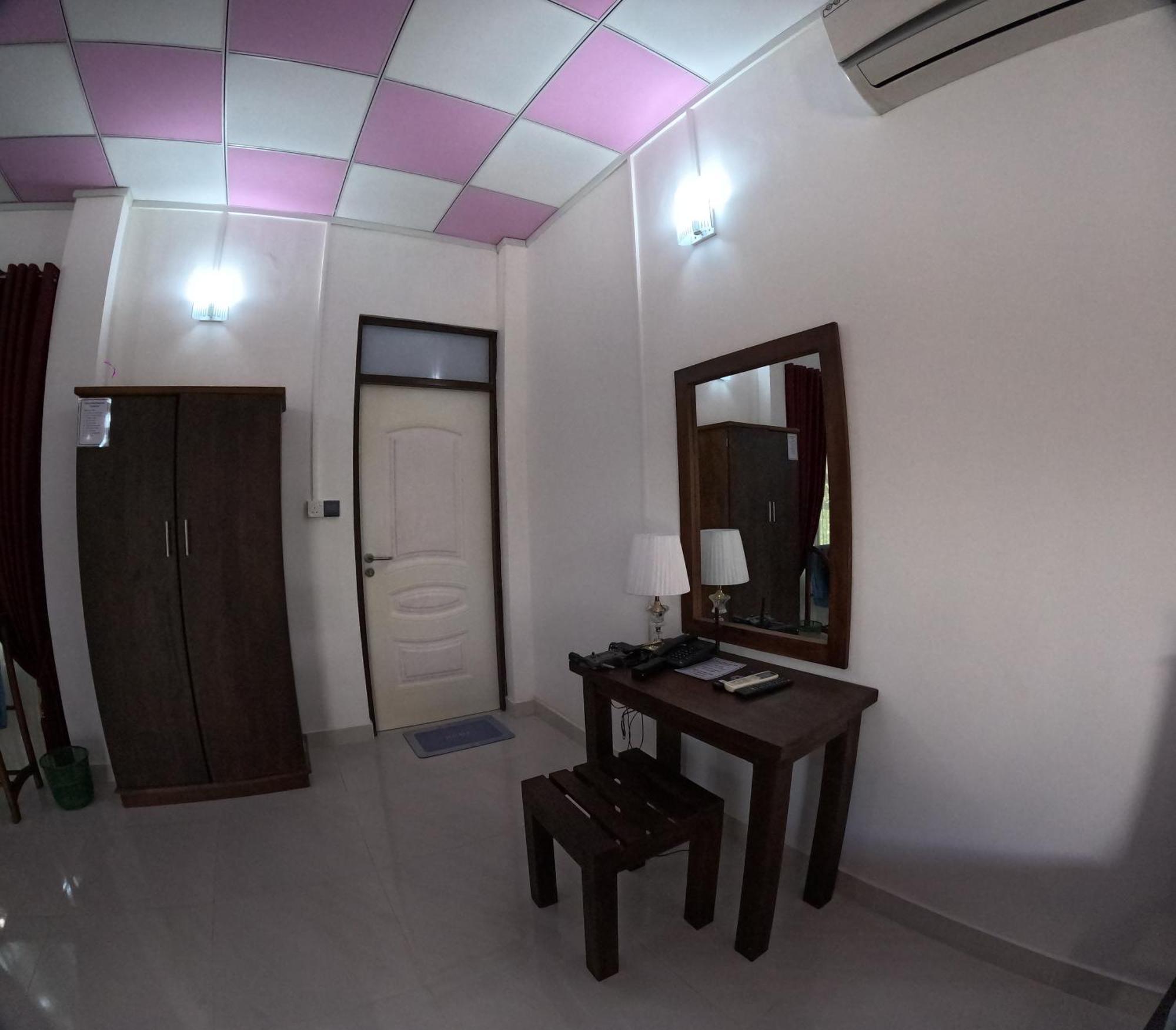 Spice Village Hotel & Restaurant Habarana Esterno foto