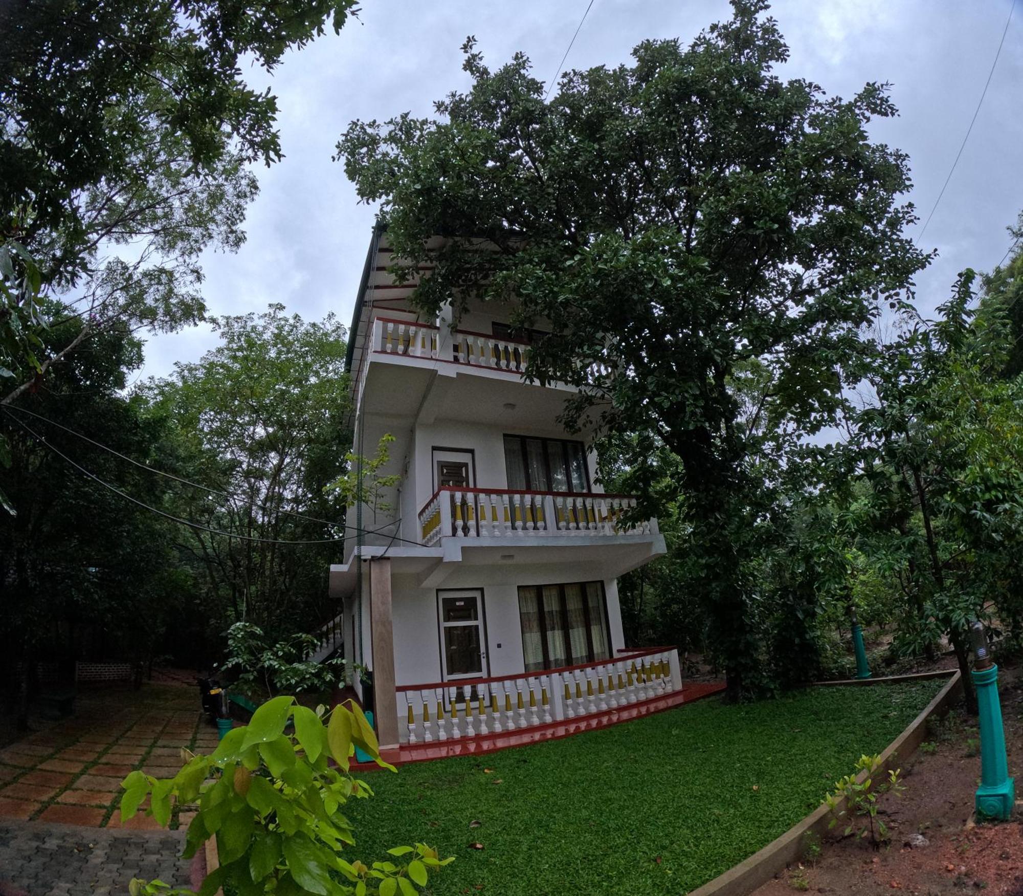 Spice Village Hotel & Restaurant Habarana Esterno foto