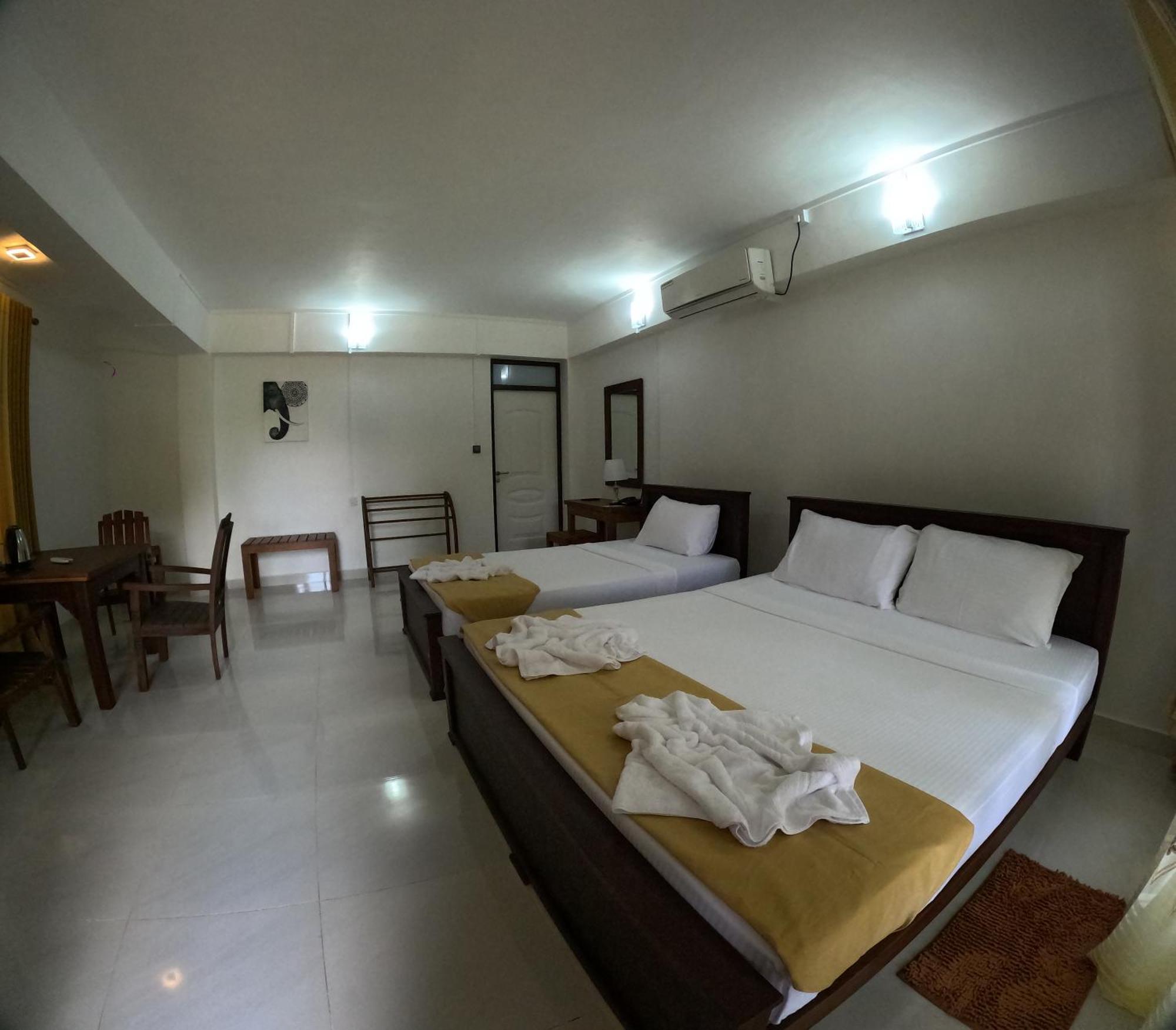 Spice Village Hotel & Restaurant Habarana Esterno foto