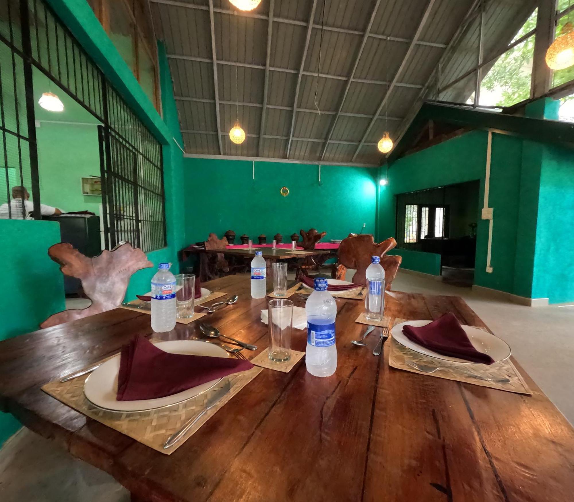Spice Village Hotel & Restaurant Habarana Esterno foto