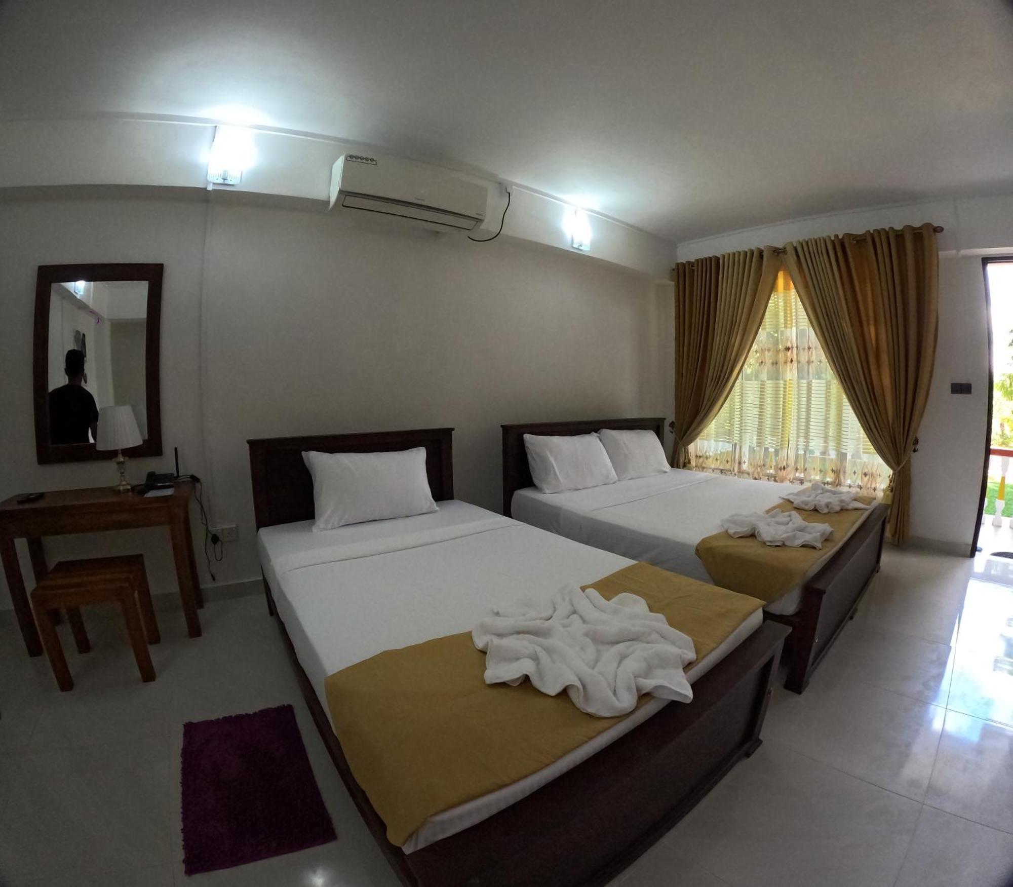 Spice Village Hotel & Restaurant Habarana Esterno foto