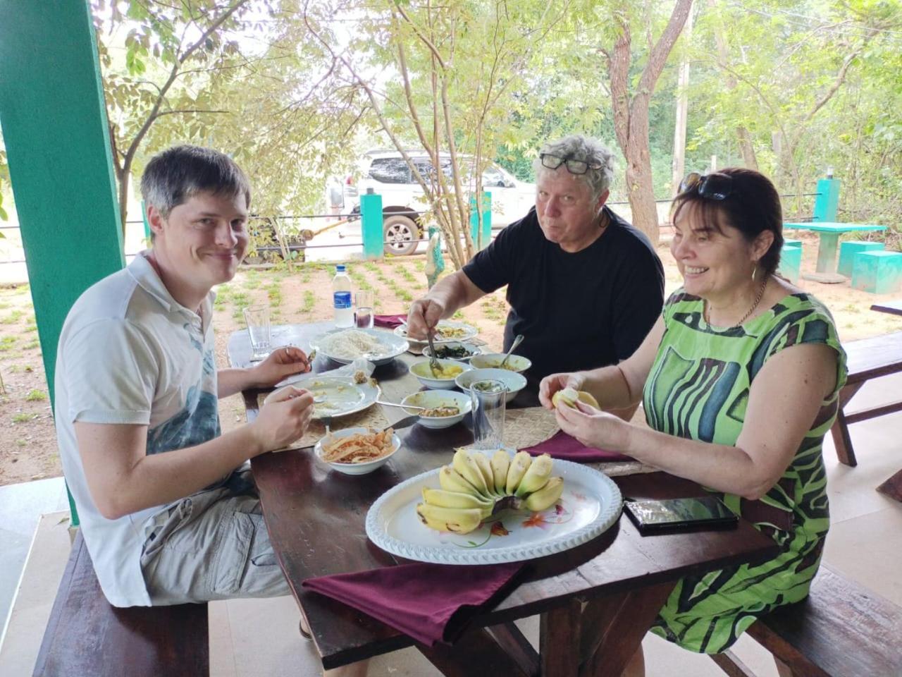 Spice Village Hotel & Restaurant Habarana Esterno foto